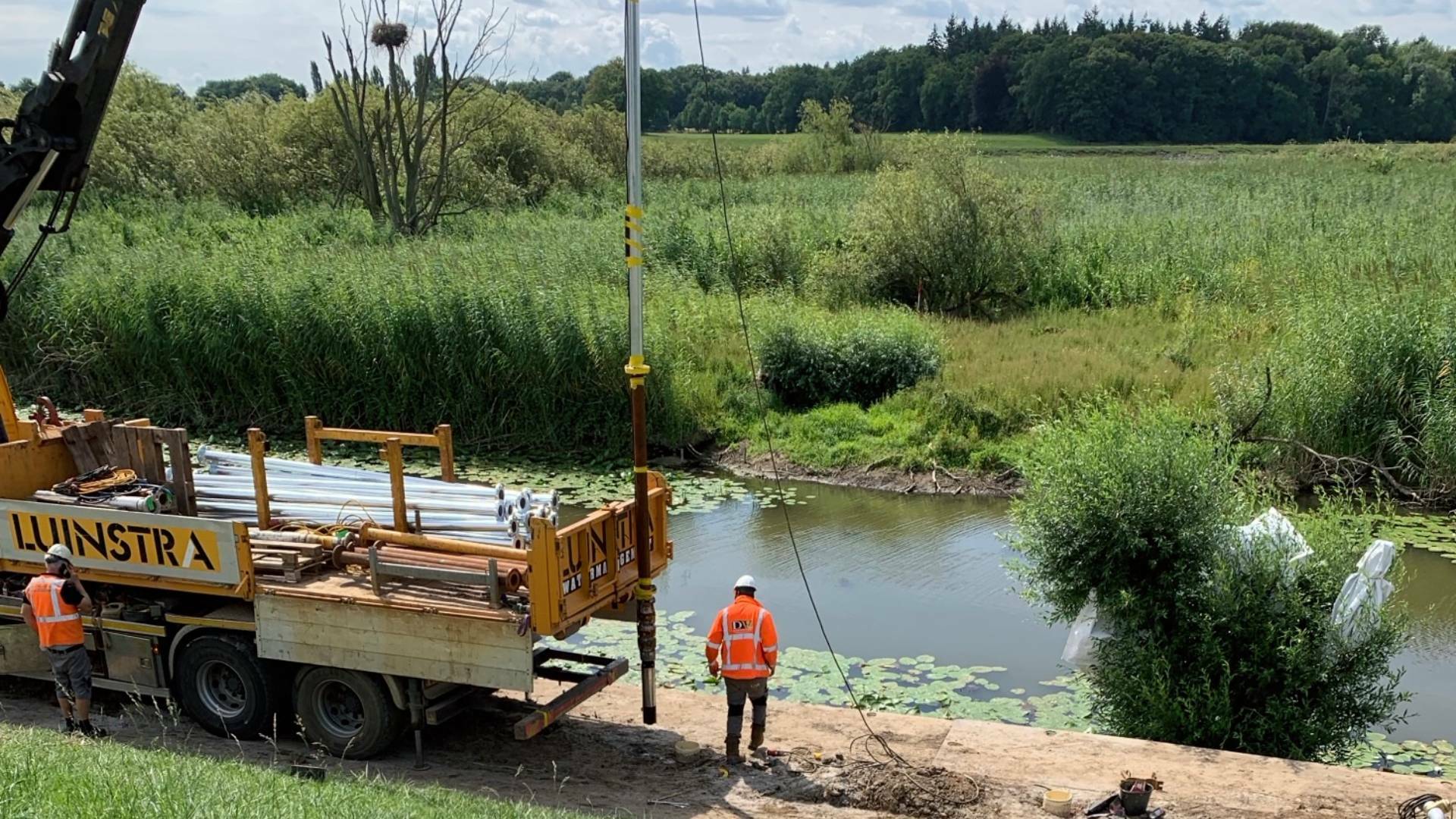 Bergingwerkzaamheden rivier