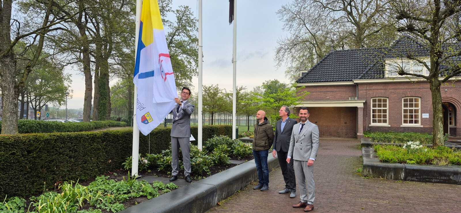 Hijsen bevrijdingsvlag